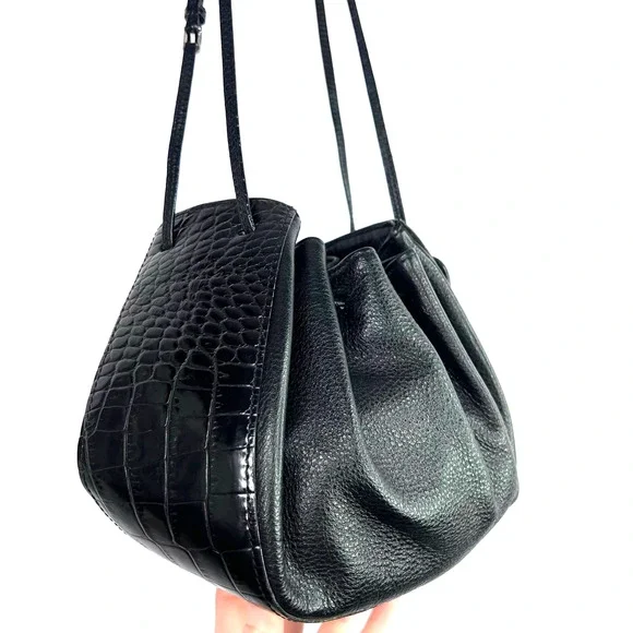 Brighton Black Leather Croc Embossed Drawstring Bucket Bag Purse Crossbody Cinch - Picture 2 of 7
